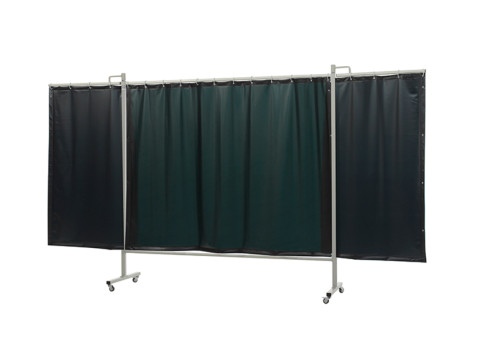 36_36_19_Omnium_triptych_Cepro_Dark_Green_non-transparent_curtain.jpg