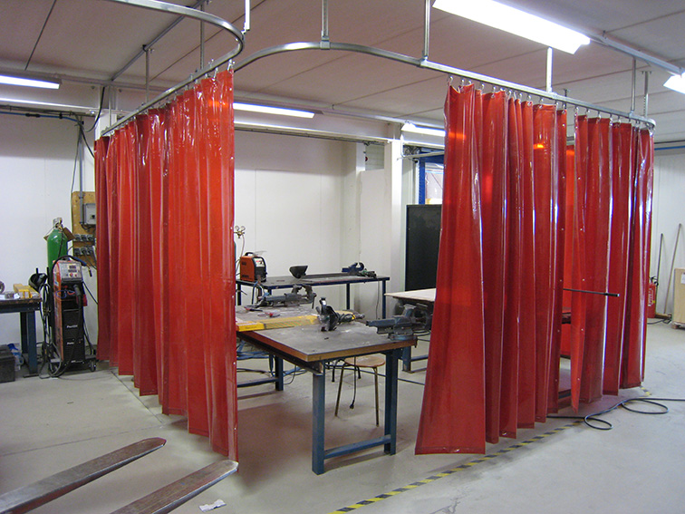 Curtain booth Orange-CE curtains 03 - web - CEPRO